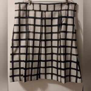 Plaid Women's Plus Sixe Skirt - Black Gold, and Cream